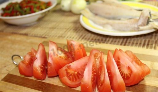 филе минтая в духовке с овощами запеченное