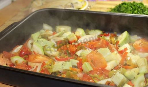 филе минтая в духовке с овощами запеченное