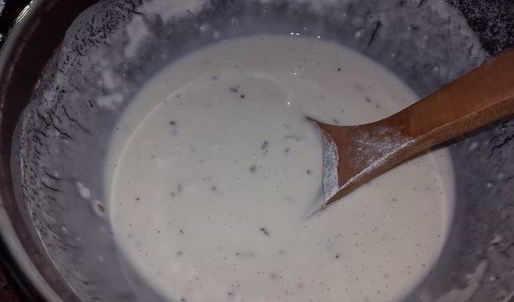 кальмары в кляре с постно-чесночным соусом