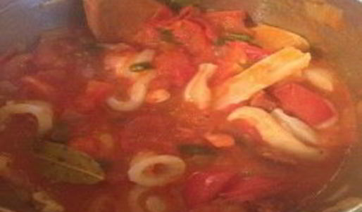 кальмары в томатном соусе