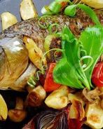 Карп, запеченный с лимоном и грибами