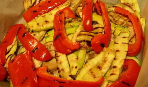 креветки-гриль в маринаде тандоори с овощами-гриль и карри-кускусом