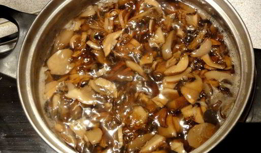 линь в сметане запеченный в фольге с рисом и жареными рыжиками