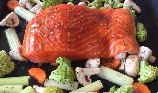 лосось с овощами в медовом соусе