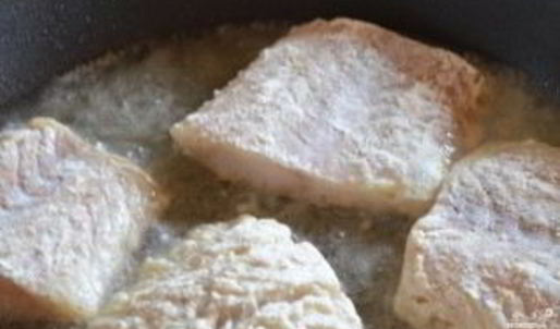 минтай на сковороде