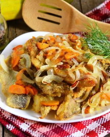 Рецепт минтая, жаренного с луком и морковью