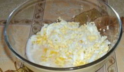 рыба отварная с соусом польским