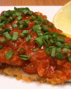 Рыба, жаренная под соусом
