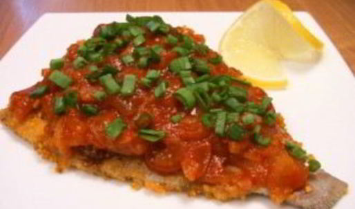 рыба, жаренная под соусом