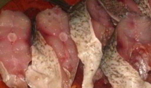 рыба, жаренная в яйце