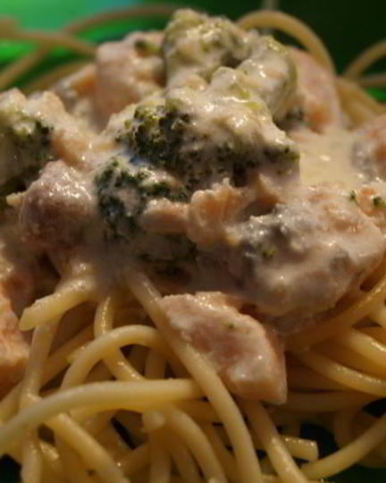 Рецепт семги с голубым сыром и брокколи