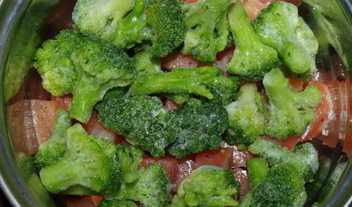 семга с голубым сыром и брокколи