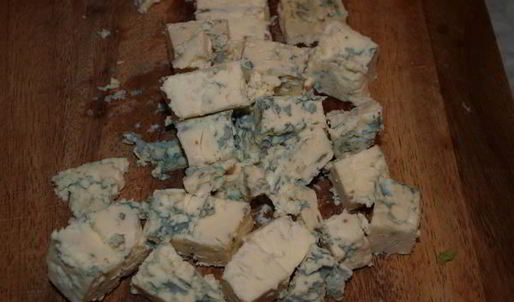 семга с голубым сыром и брокколи