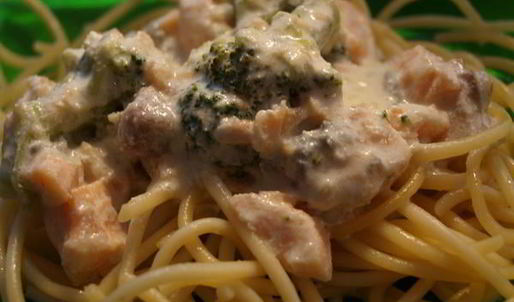 семга с голубым сыром и брокколи