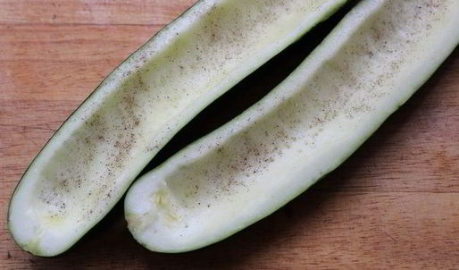 сливочные креветки, запеченные в цукини