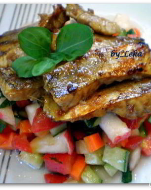 Судак в имбирном маринаде на овощной подушке