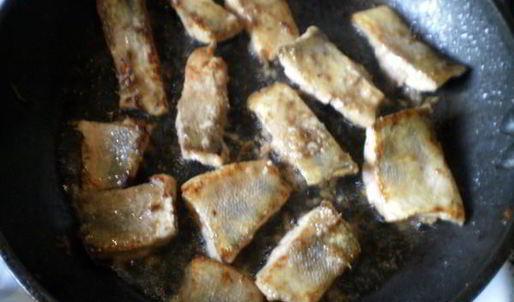 судак в имбирном маринаде на овощной подушке