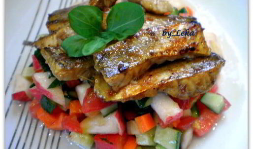 судак в имбирном маринаде на овощной подушке