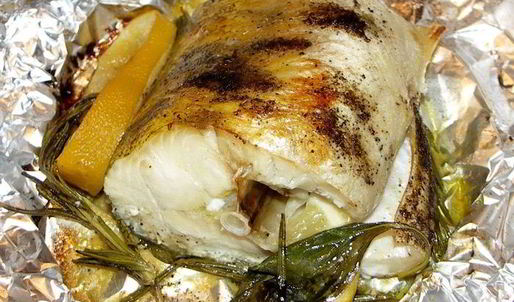 судак запеченый с базиликом, розмарином и лимоном