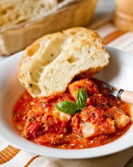 Рецепт трески, запеченной под томатным соусом с фетой