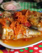 Тушеный хек с овощами