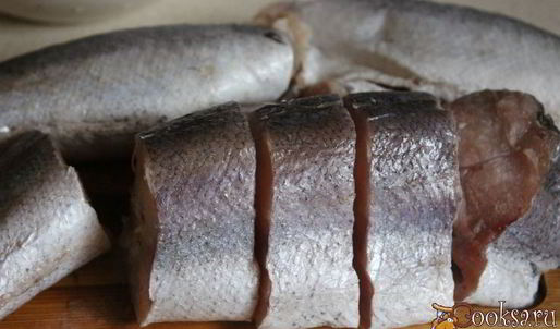 тушеный хек с овощами