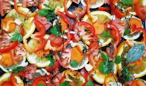 запеченный белый амур с овощами