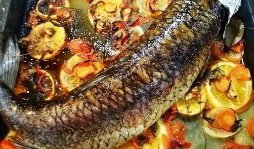 запеченный белый амур с овощами