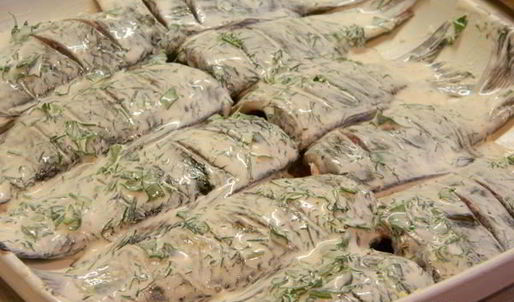 запеченные карасики в сметане