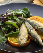 Жареная ставрида с апельсинами