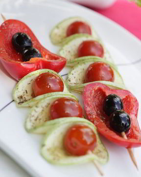 Маленькие шашлычки из овощей