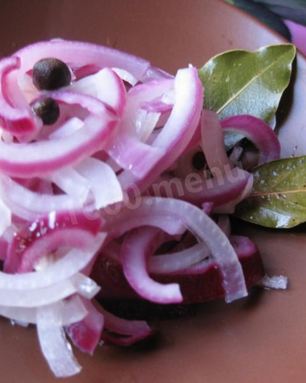 Маринованный лук с медом к шашлыку и мясу