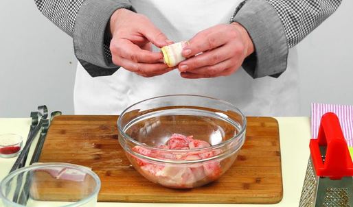 шашлычки из курицы с луком-пореем