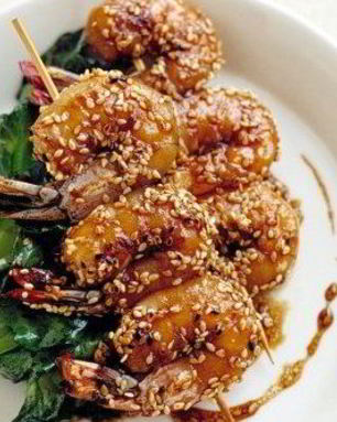 Шашлык из креветок с кунжутом в соевом соусе