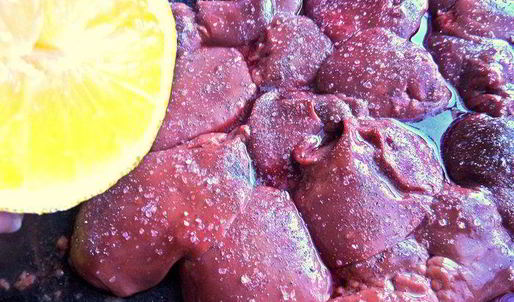 шашлык из печенки с луком и фенхелем