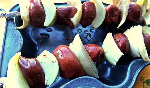 шашлык из печенки с луком и фенхелем