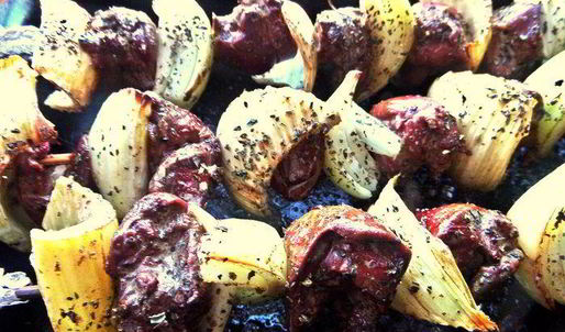 шашлык из печенки с луком и фенхелем