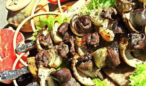 шашлык из печенки с луком и фенхелем