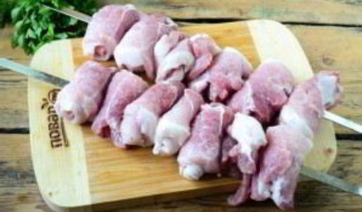 шашлык из свинины рулетиками