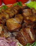 Шашлык из свинины в духовке на луковой подушке