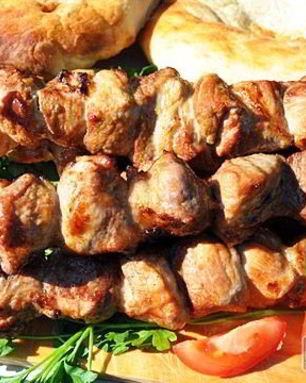 Шашлык, маринованный в квасе со специями