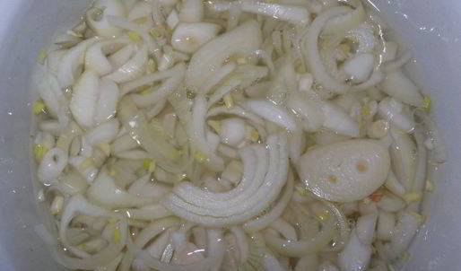 шашлык на луковой подушке в духовке