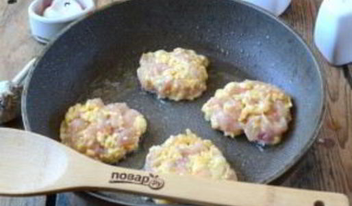 рубленые шницели из курицы с сыром