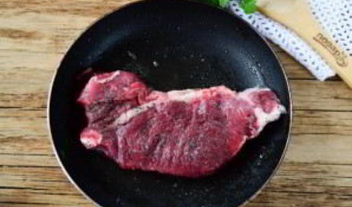 французский перченый стейк