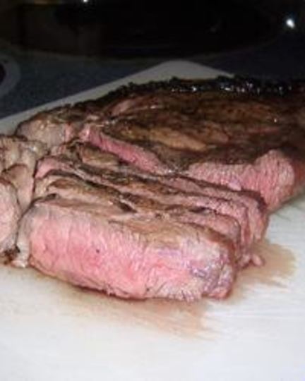 Рецепт говяжьего стейка на гриле с чесноком, имбирем и апельсинами