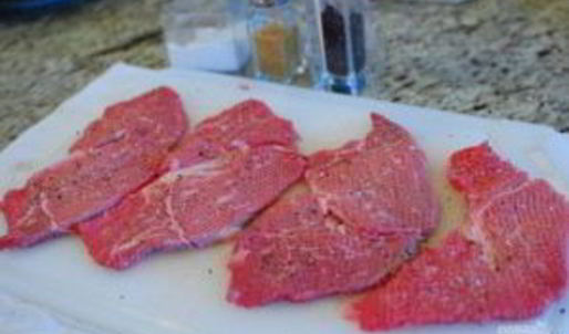 говяжий стейк с молочной подливой