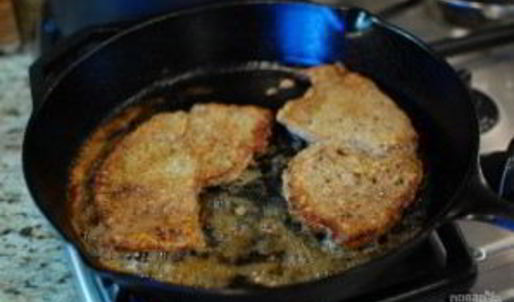 говяжий стейк с молочной подливой