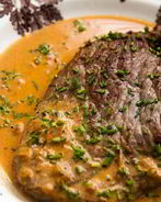 Говяжий стейк с соусом