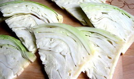 капустные стейки под сыром джюгас