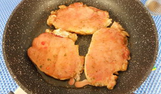 острые свиные стейки с мандариново-медовым соусом